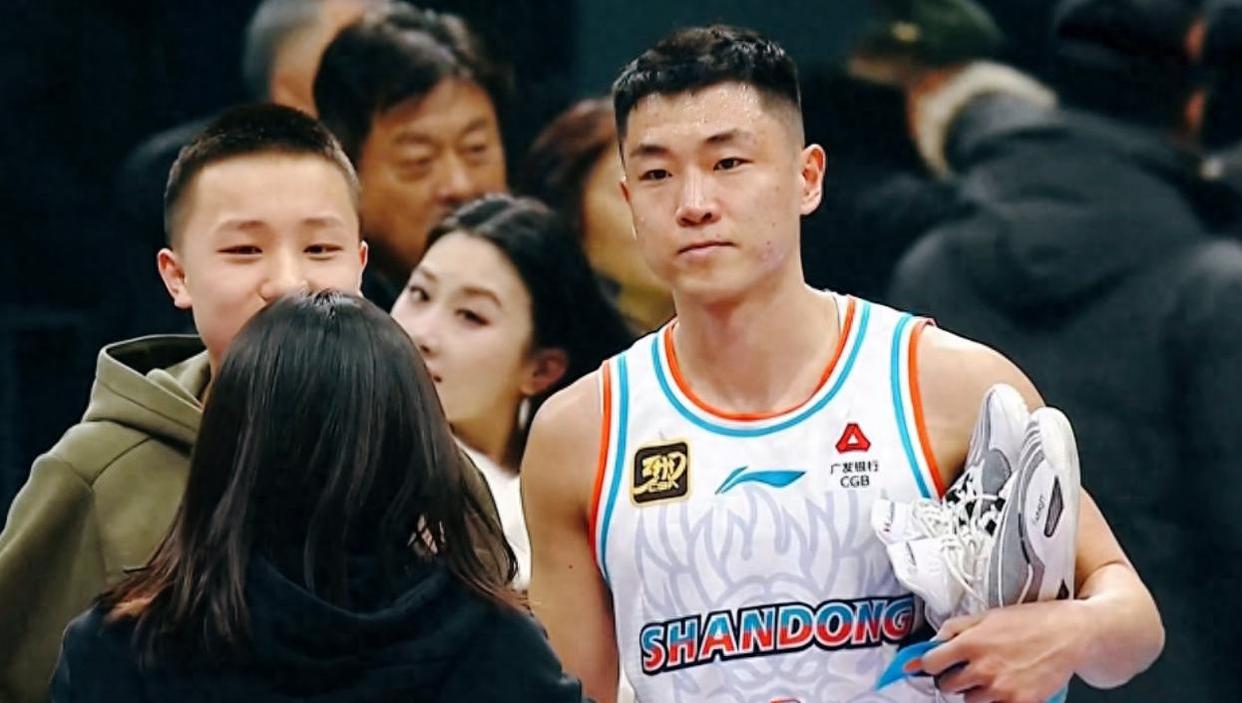 山东男篮豪胜北京队，取得关键胜利