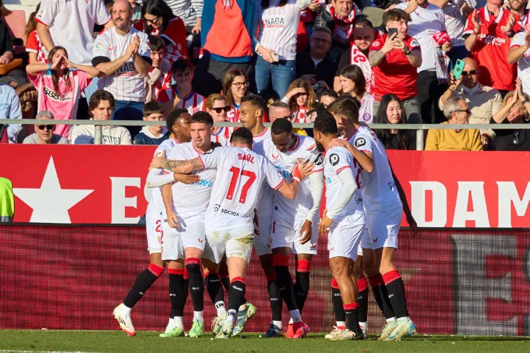 塞维利亚挫败巴黎,四强锋芒 塞维利亚挫败巴黎,四强锋芒