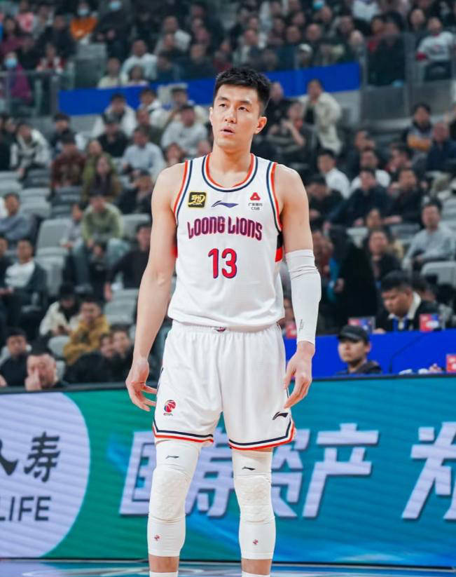 山西男篮在比赛中表现强势稳步前进 山西男篮在比赛中表现强势稳步前进