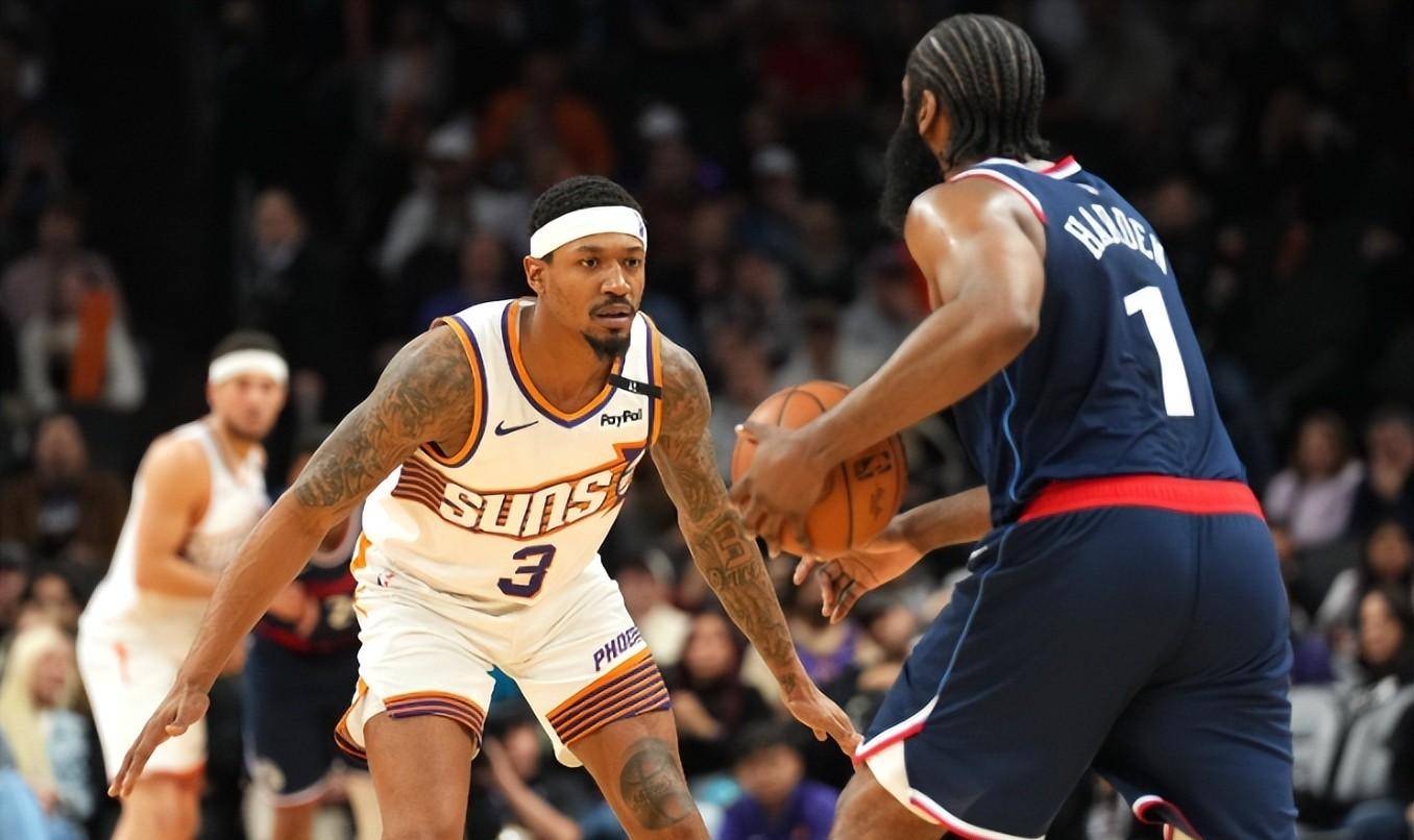 快船队大胜太阳队,稳居西部第二稳步前行 快船队大胜太阳队,稳居西部第二稳步前行