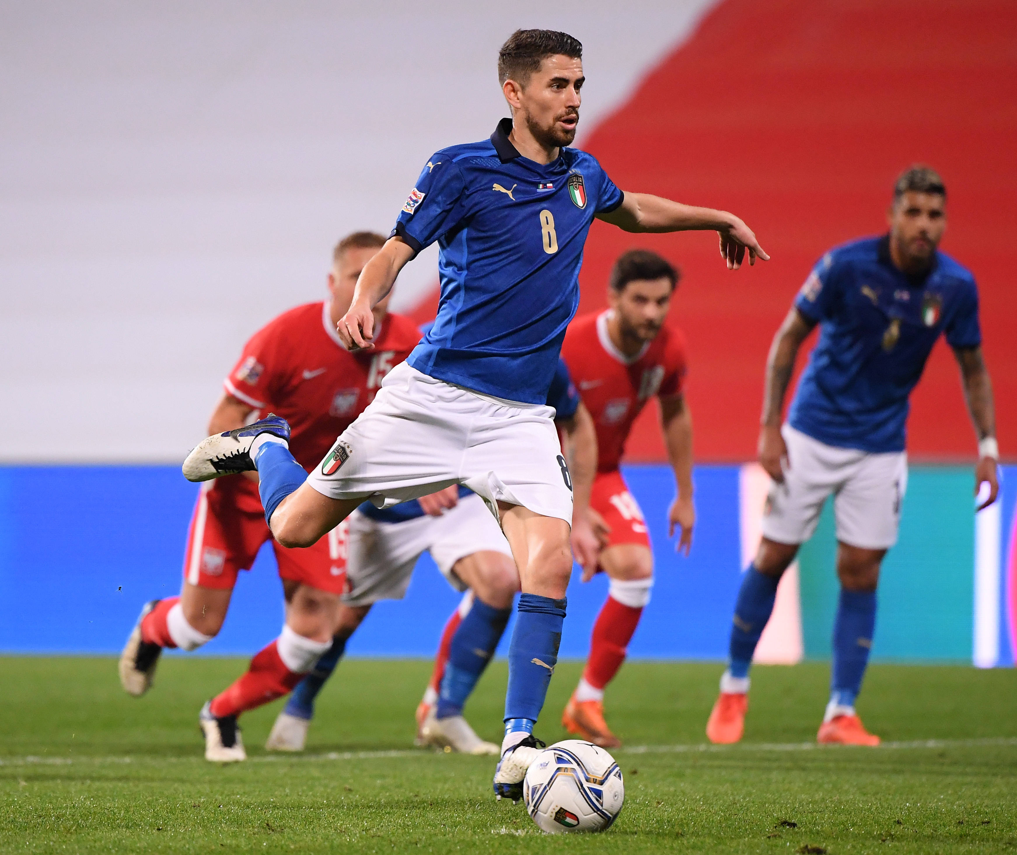 意大利队横扫奥地利队,展现出强大的实力 意大利队横扫奥地利队,展现出强大的实力