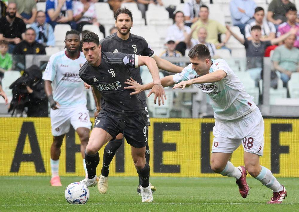 尤文图斯队发挥不佳,在意甲联赛中失利 尤文图斯队发挥不佳,在意甲联赛中失利