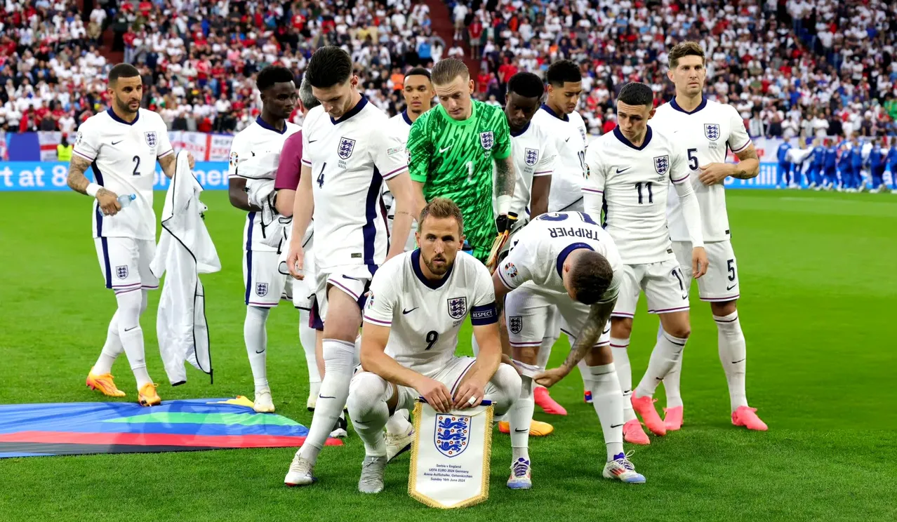 关于法国队遭遇英格兰队逆转,错失胜利的信息 关于法国队遭遇英格兰队逆转,错失胜利的信息