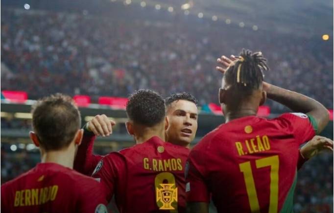 葡萄牙游泳选手突破个人最好成绩,夺银 葡萄牙游泳选手突破个人最好成绩,夺银