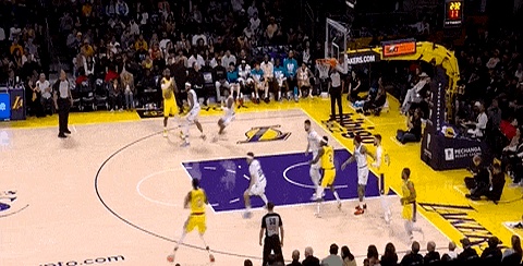 关于湖人主场失利:詹姆斯全力奔赴却难改局面主场告负的信息 关于湖人主场失利:詹姆斯全力奔赴却难改局面主场告负的信息