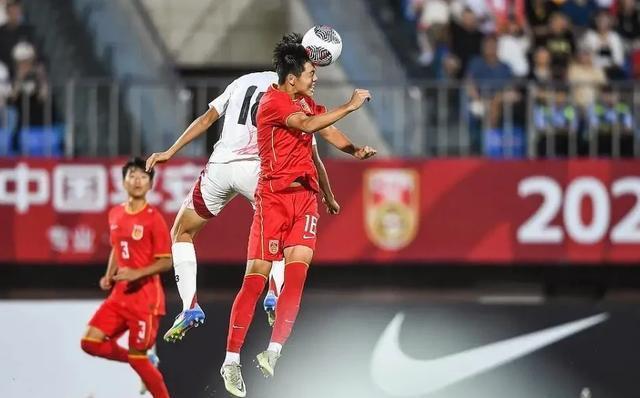 关于国内足球联赛剧情跌宕起伏,球员表现神勇的信息 关于国内足球联赛剧情跌宕起伏,球员表现神勇的信息