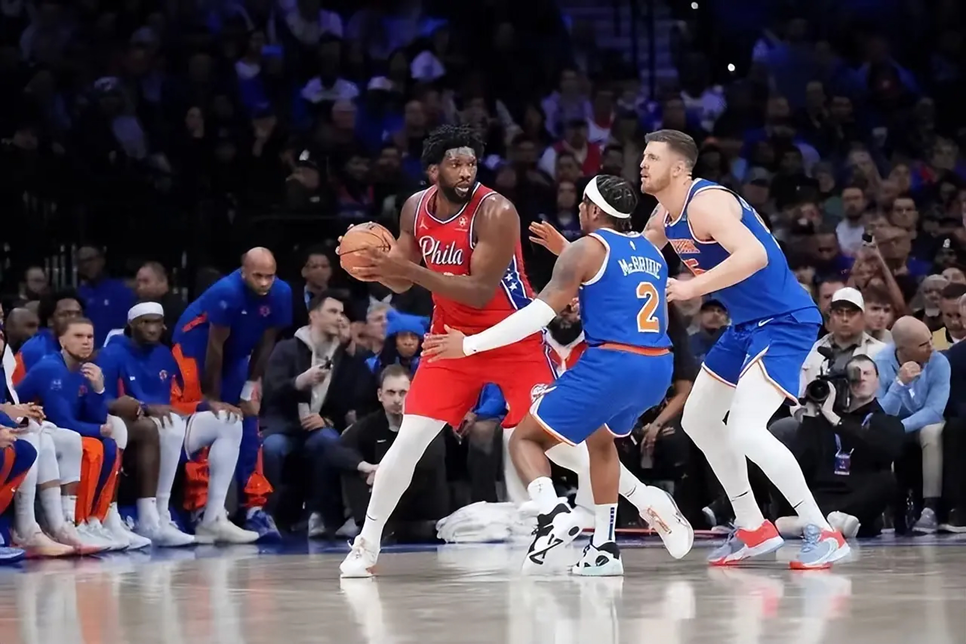 关于76人险胜尼克斯,恩比德32分的信息 关于76人险胜尼克斯,恩比德32分的信息