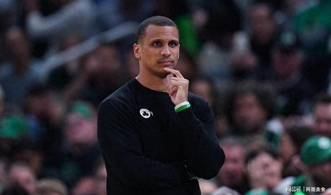 凯尔特人队主教练遭遇抨击,战术调整受争议的简单介绍 凯尔特人队主教练遭遇抨击,战术调整受争议的简单介绍