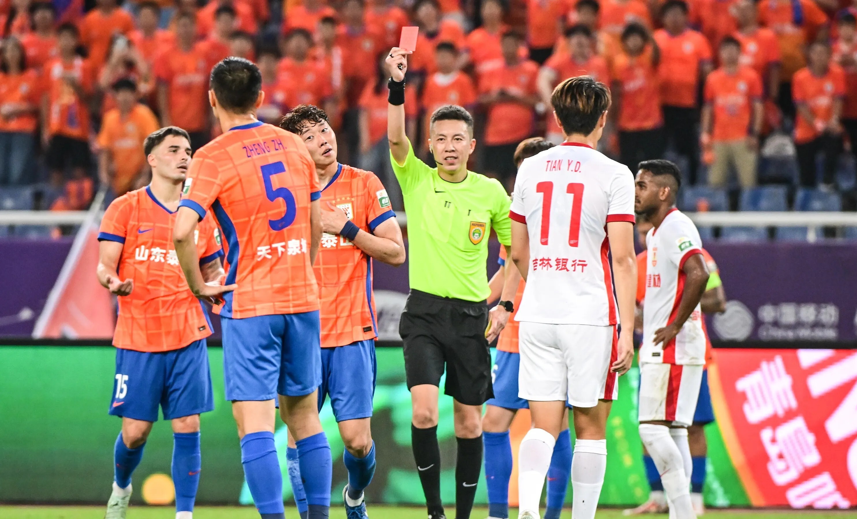 中超俱乐部在洲际赛事中崭露头角