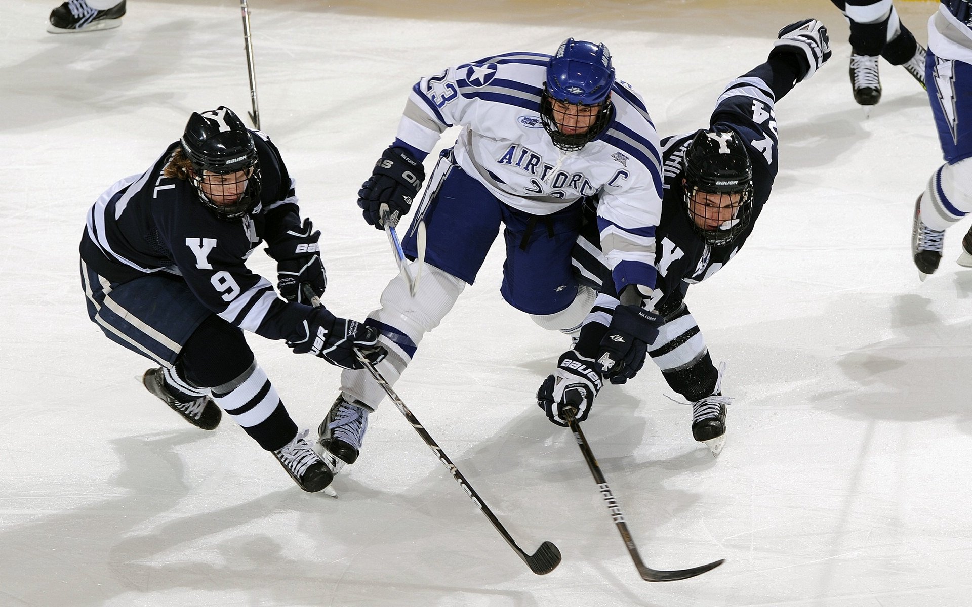 浓眉压制级发挥难挽败局，骑士末节火力全开终结绿军